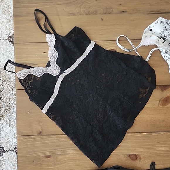 3 Piece Intimates/ Sleepwear Set By Apt. 9 - Picture 3 of 16